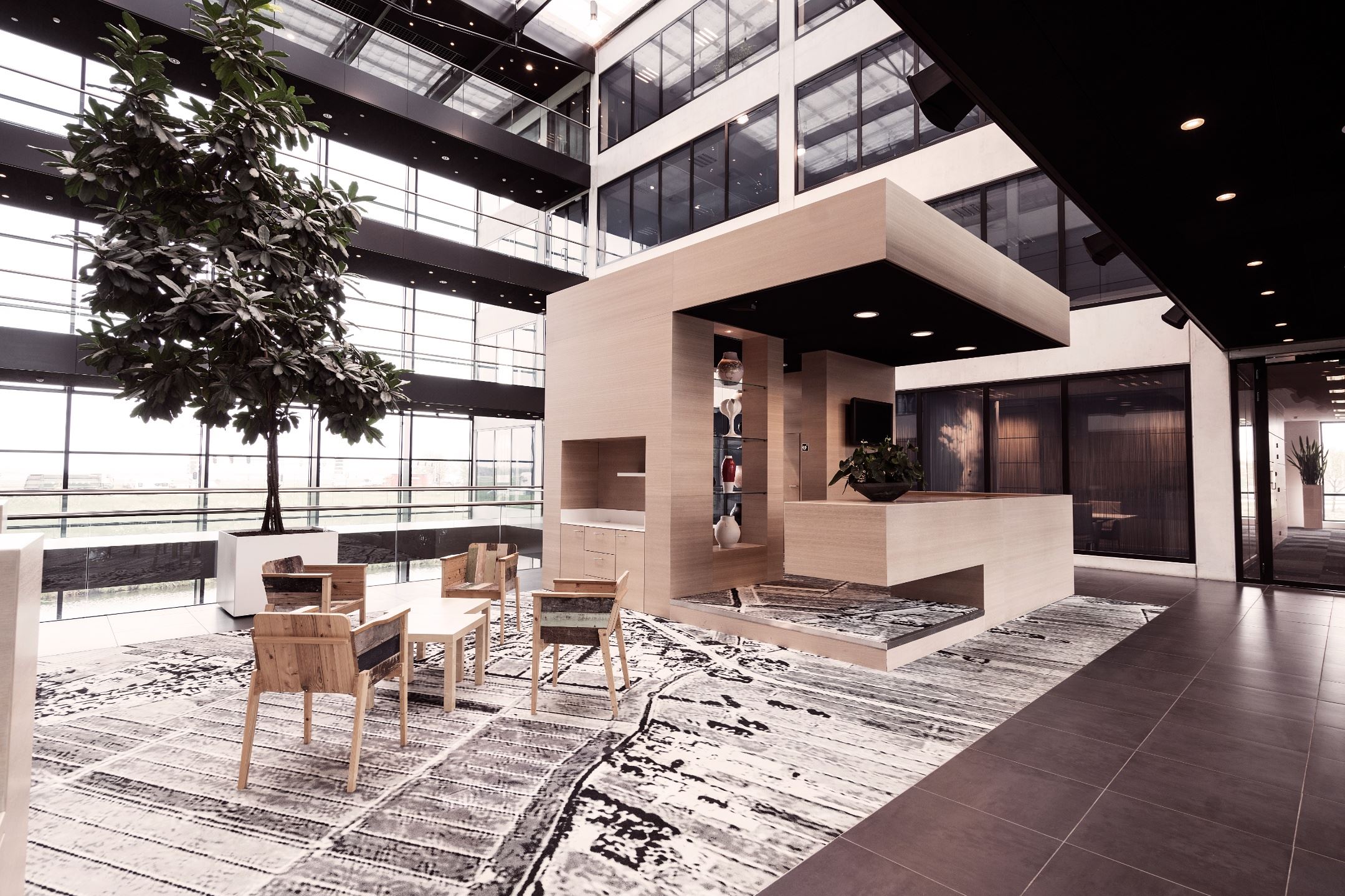 Frame-Office-Alphen-Entree-SeeFar